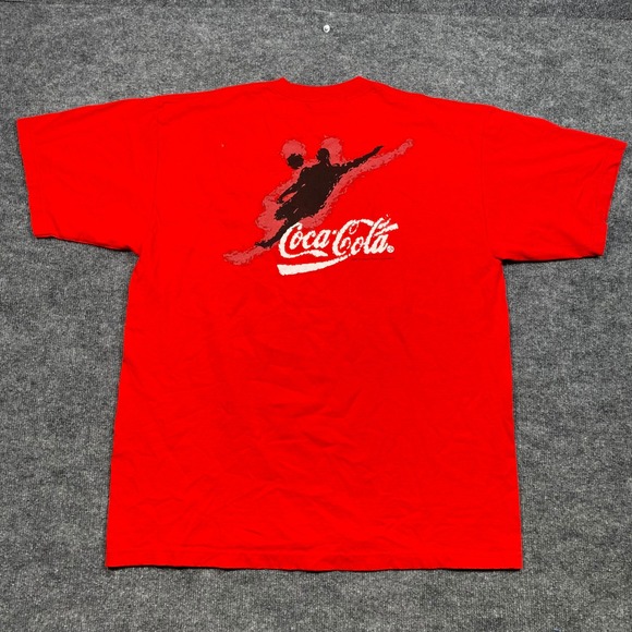 Vintage 1998 Coca-Cola Soccer Graphic T-Shirt Mens XL Red Made USA Short Sleeve